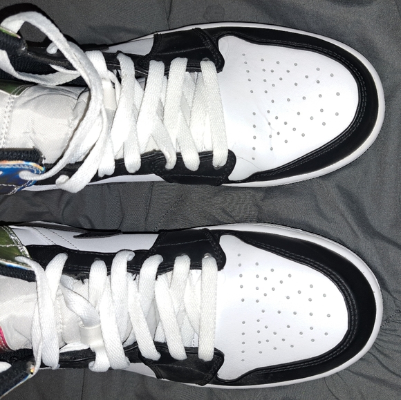 Nike Air Jordan 1 SE Mid Heat Reactive - Color Change - Picture 6 of 6